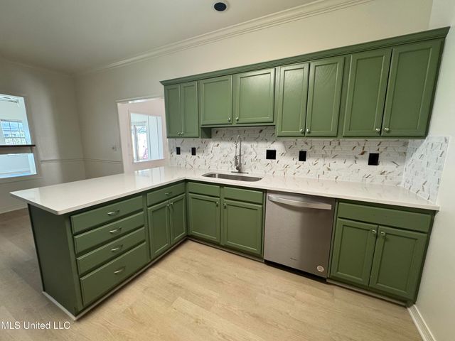 646 Koula Drive, Diamondhead, MS 39525