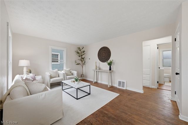 2313 23rd Street, Cuyahoga Falls, OH 44223