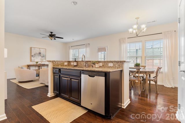 3525 Hornets Nest Way, Charlotte, NC 28208