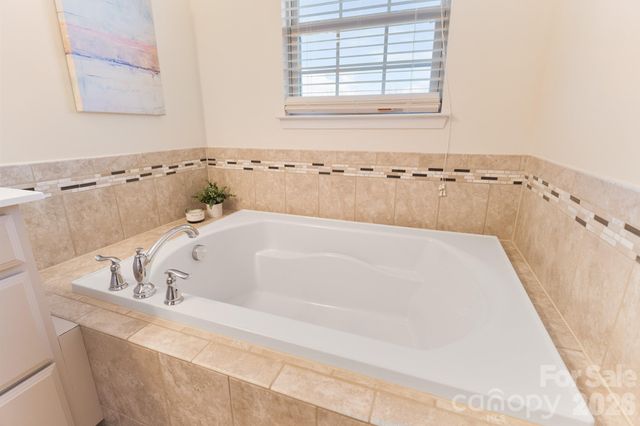 3525 Hornets Nest Way, Charlotte, NC 28208