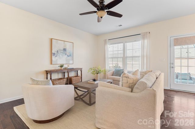 3525 Hornets Nest Way, Charlotte, NC 28208