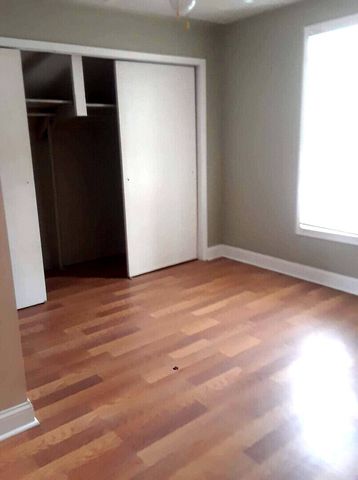 7026 S Saint Lawrence Avenue, Chicago, IL 60637