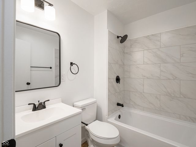 5355 N Kenmore Road, Indianapolis, IN 46226