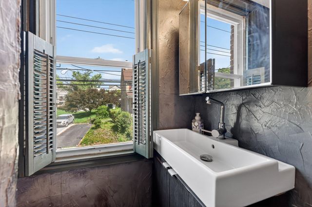 3840 DENNISON AVE, Drexel Hill, PA 19026