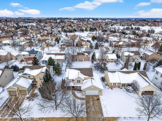 9618 Shadow Ridge Trail, Middleton, WI 53562