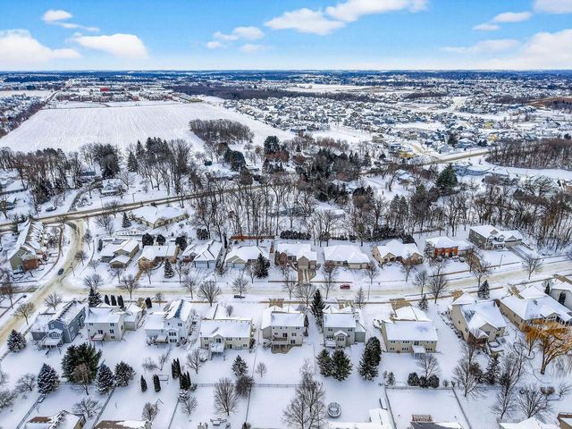 9618 Shadow Ridge Trail, Middleton, WI 53562