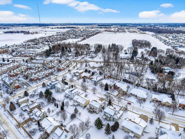 9618 Shadow Ridge Trail, Middleton, WI 53562