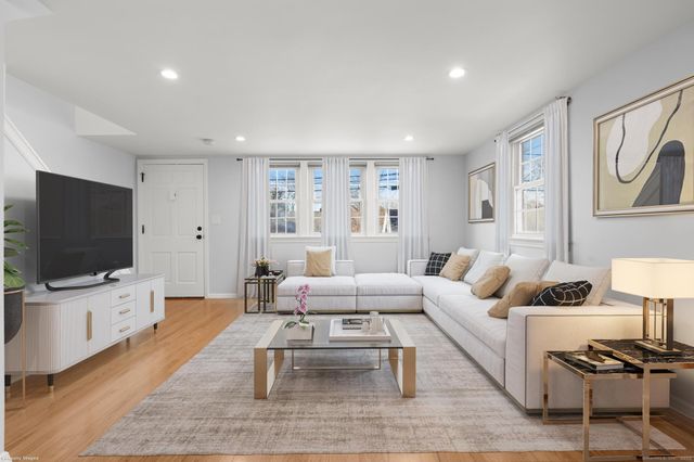 16 Silk Street, Norwalk, CT 06850