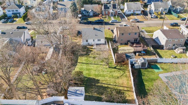 16 Silk Street, Norwalk, CT 06850