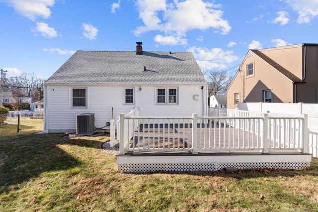 16 Silk Street, Norwalk, CT 06850