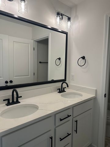 684 Gilgal Lane, Wellford, SC 29385