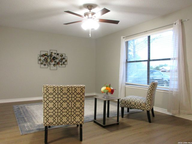 214 E SEGUIN ST, Marion, TX 78124