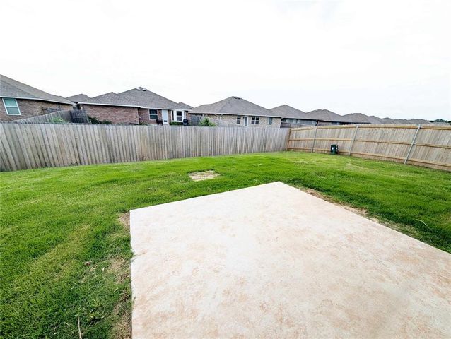 1008 Blackjack Creek Drive, Yukon, OK 73099