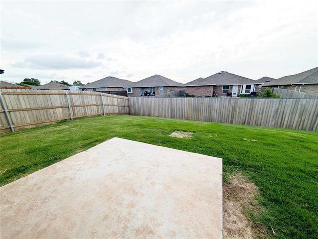 1008 Blackjack Creek Drive, Yukon, OK 73099