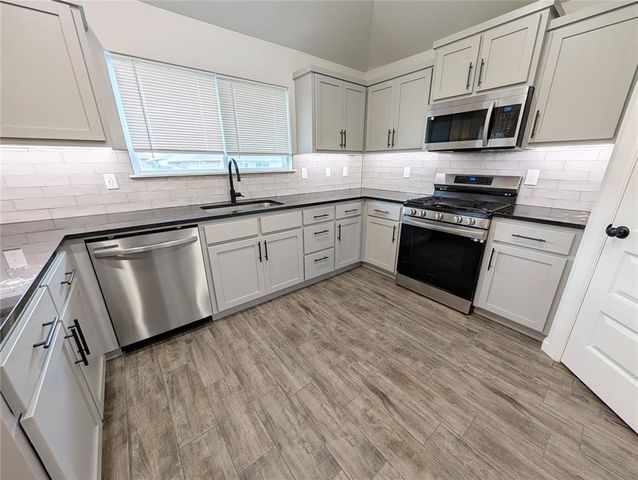 1008 Blackjack Creek Drive, Yukon, OK 73099