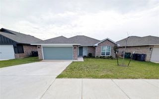 1008 Blackjack Creek Drive, Yukon, OK 73099