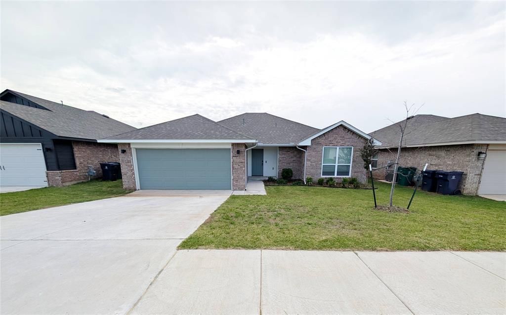 1008 Blackjack Creek Drive, Yukon, OK 73099