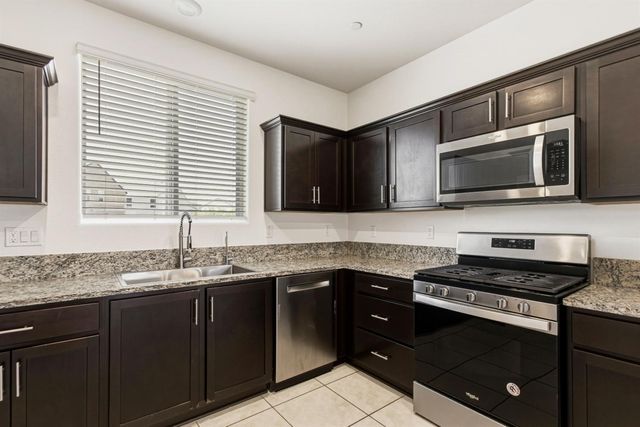 4254 W Berryesa Ave, Merced, CA 95348