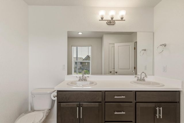 4254 W Berryesa Ave, Merced, CA 95348