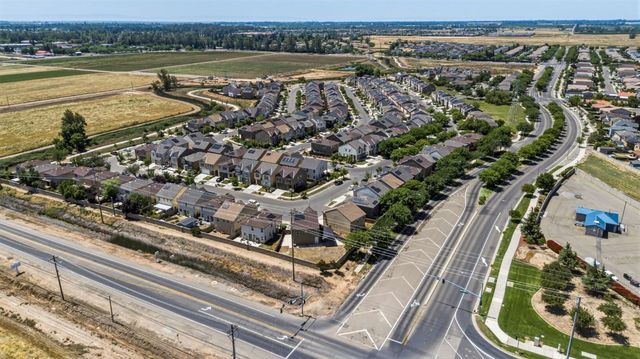 4254 W Berryesa Ave, Merced, CA 95348