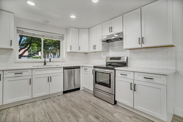 2566 Menlo Avenue, Clovis, CA 93611