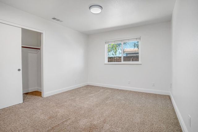 2566 Menlo Avenue, Clovis, CA 93611
