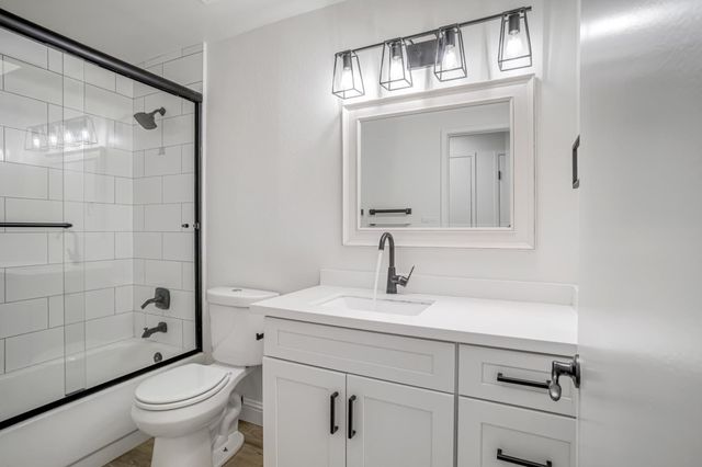 2566 Menlo Avenue, Clovis, CA 93611