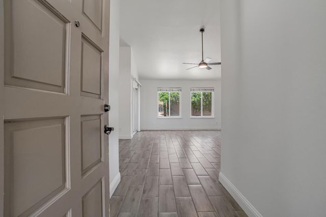 2566 Menlo Avenue, Clovis, CA 93611
