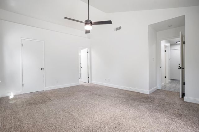 2566 Menlo Avenue, Clovis, CA 93611