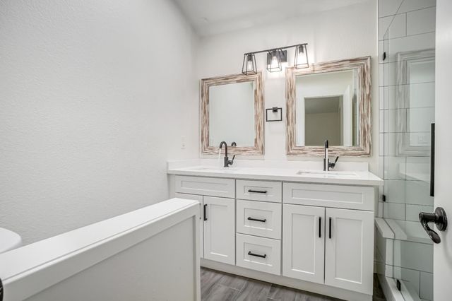 2566 Menlo Avenue, Clovis, CA 93611