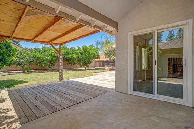 2566 Menlo Avenue, Clovis, CA 93611