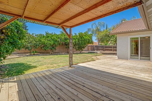 2566 Menlo Avenue, Clovis, CA 93611