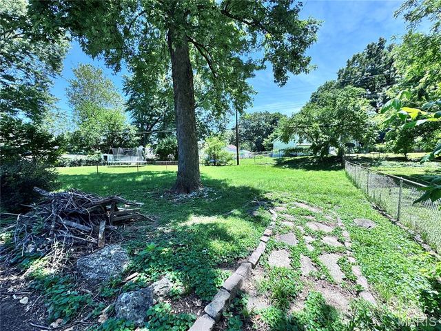 9544 Miriam Avenue, Overland, MO 63114