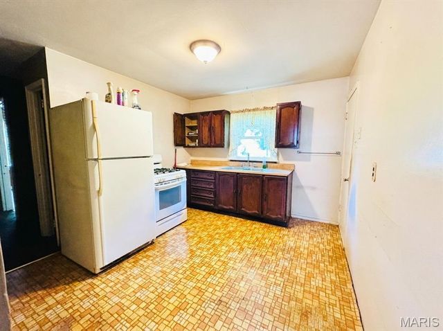 9544 Miriam Avenue, Overland, MO 63114