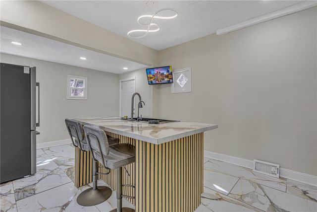 517 Highland Ave, Aliquippa, PA 15001