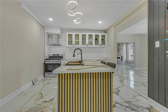 517 Highland Ave, Aliquippa, PA 15001