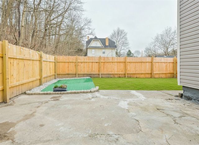 517 Highland Ave, Aliquippa, PA 15001