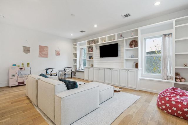 440 W 21st Street, Houston, TX 77008