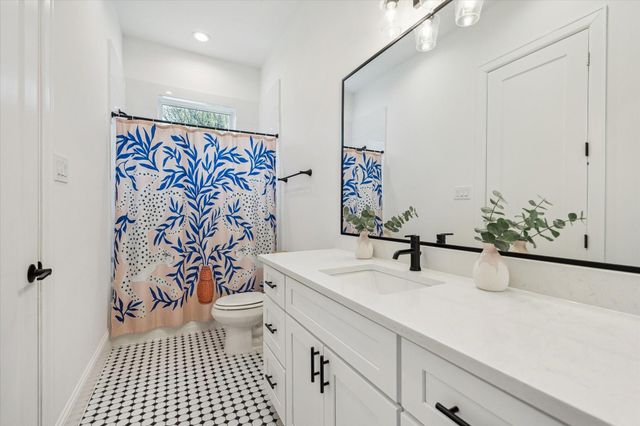 440 W 21st Street, Houston, TX 77008