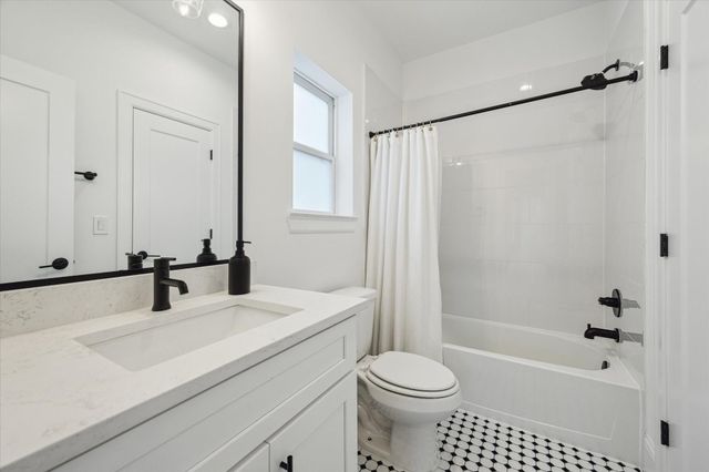 440 W 21st Street, Houston, TX 77008