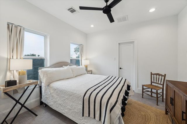 440 W 21st Street, Houston, TX 77008