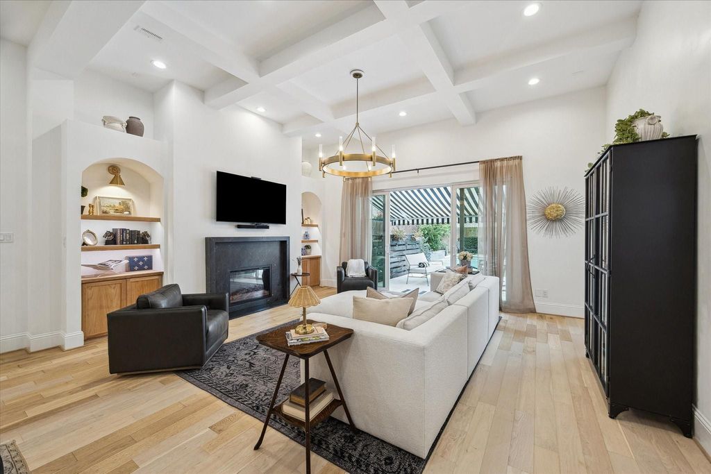 440 W 21st Street, Houston, TX 77008