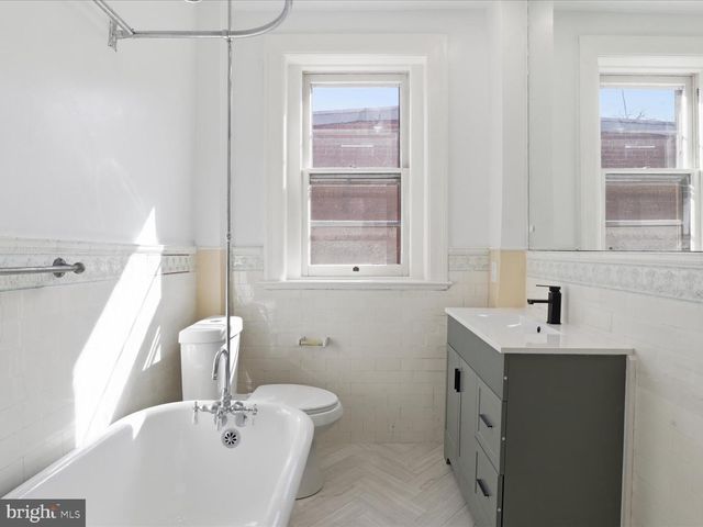 258 8TH ST SE, Washington, DC 20003