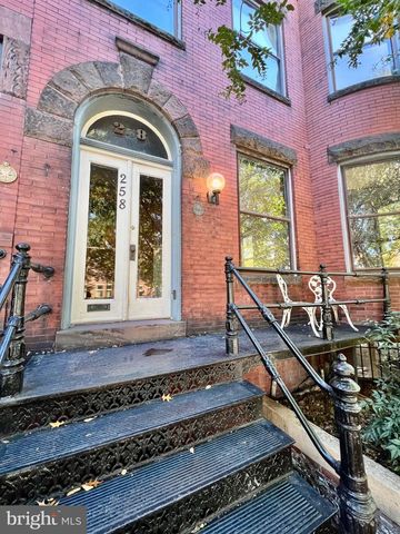 258 8TH ST SE, Washington, DC 20003