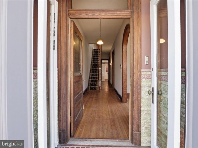 258 8TH ST SE, Washington, DC 20003