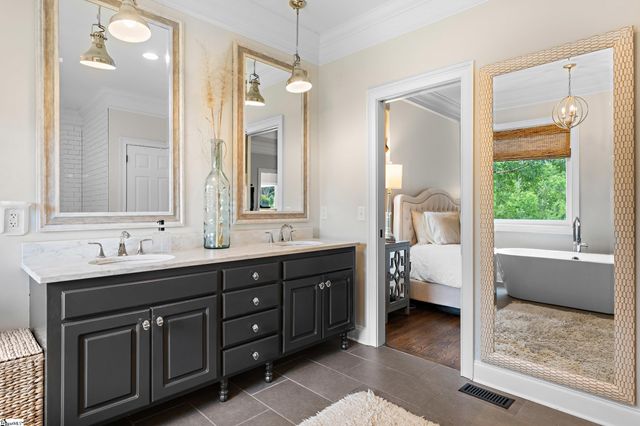 38 Devonhall Way, Taylors, SC 29687