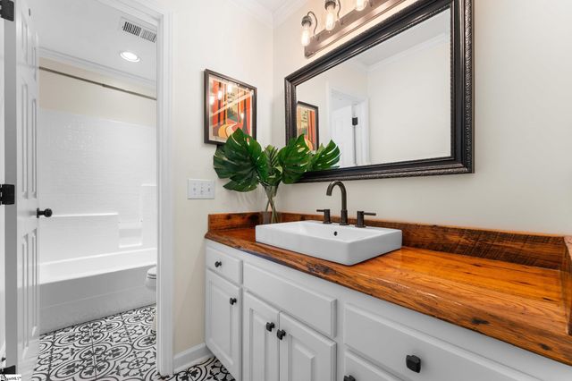 38 Devonhall Way, Taylors, SC 29687