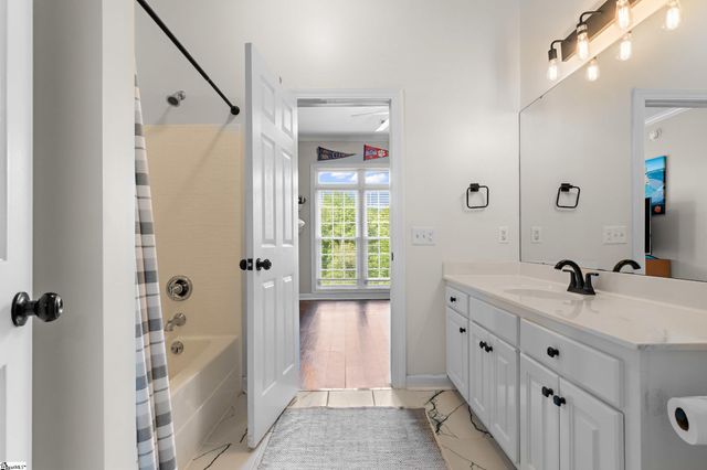 38 Devonhall Way, Taylors, SC 29687