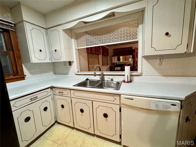 955 S 3rd Street, Festus, MO 63028