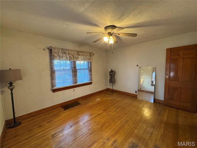 955 S 3rd Street, Festus, MO 63028